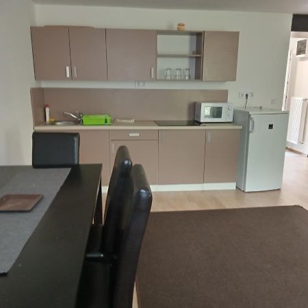 Tiszaliget Apartman Es Szallo Сольнок Екстер'єр фото