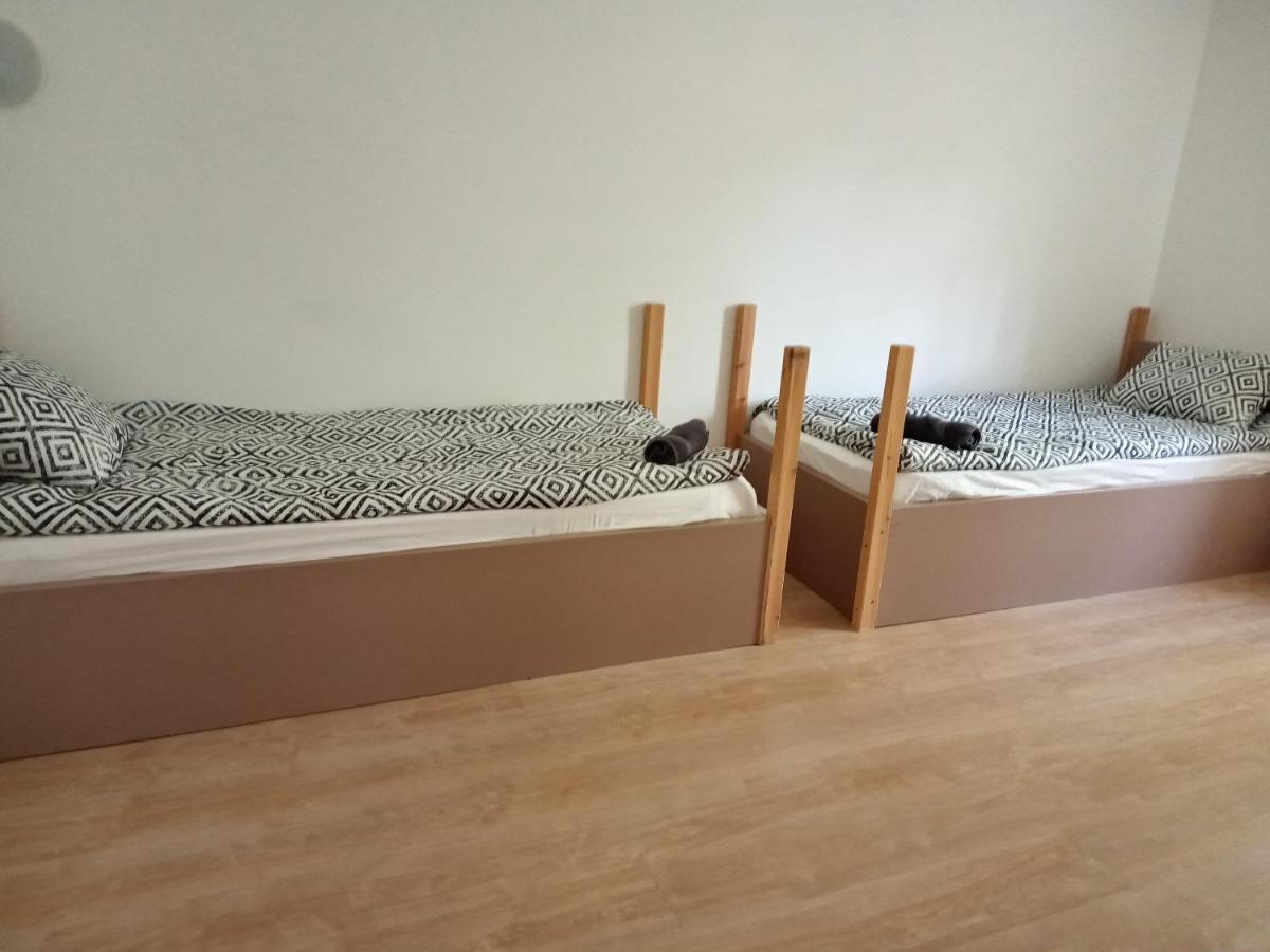 Tiszaliget Apartman Es Szallo Сольнок Екстер'єр фото