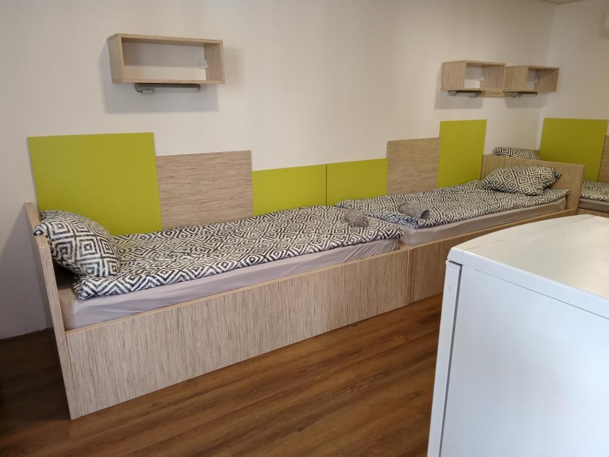 Tiszaliget Apartman Es Szallo Сольнок Екстер'єр фото