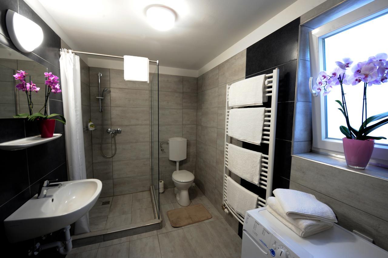 Tiszaliget Apartman Es Szallo Сольнок Екстер'єр фото