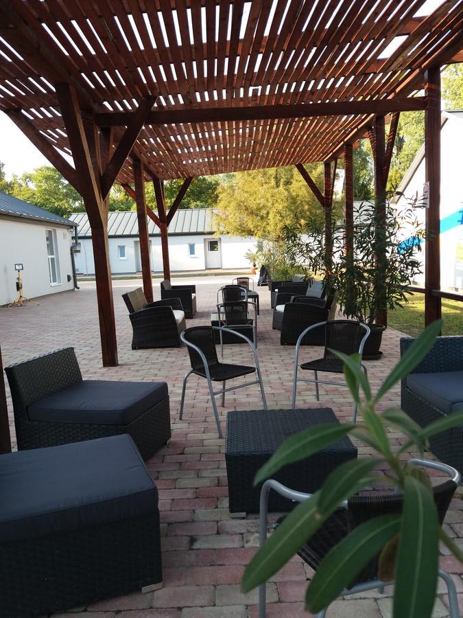 Tiszaliget Apartman Es Szallo Сольнок Екстер'єр фото